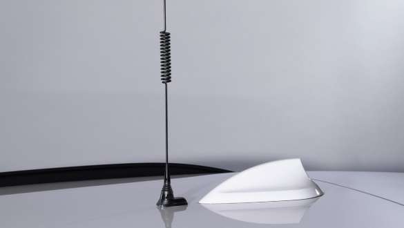 Tetra višepojasna antena Tetra višepojasna antena Procom 640mm BMW F48 detaljan prikaz