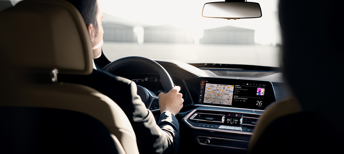 BMW blindirana vozila Obuka vozača enterijer BMW blindirana vozila Obuka vozača enterijer BMW u vožnji