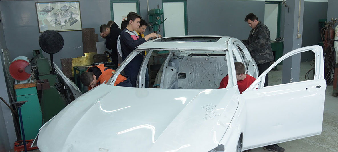 bmw-donirao-automobil-saobracajnoj-skoli bmw-donirao-automobil-saobracajnoj-skoli