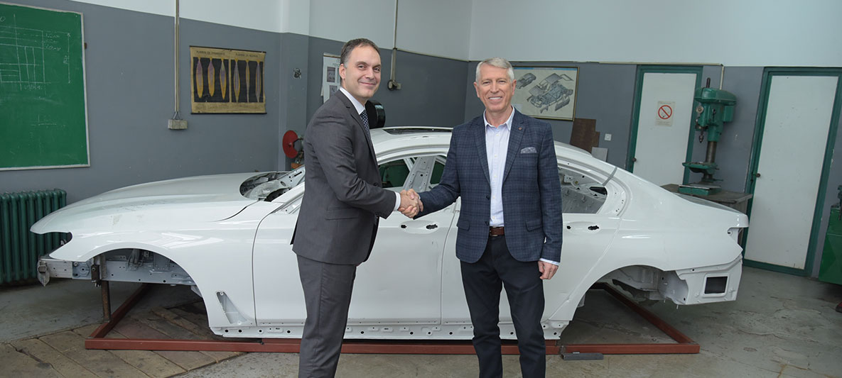 bmw-donirao-automobil-saobracajnoj-skoli bmw-donirao-automobil-saobracajnoj-skoli