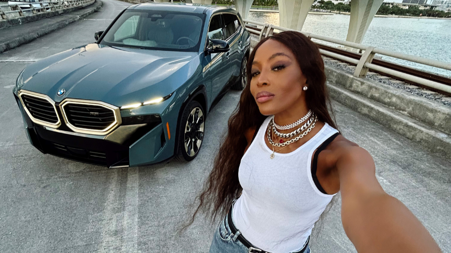 Naomi Kembel i ekstravagantni BMW XM Naomi Kembel i ekstravagantni BMW XM