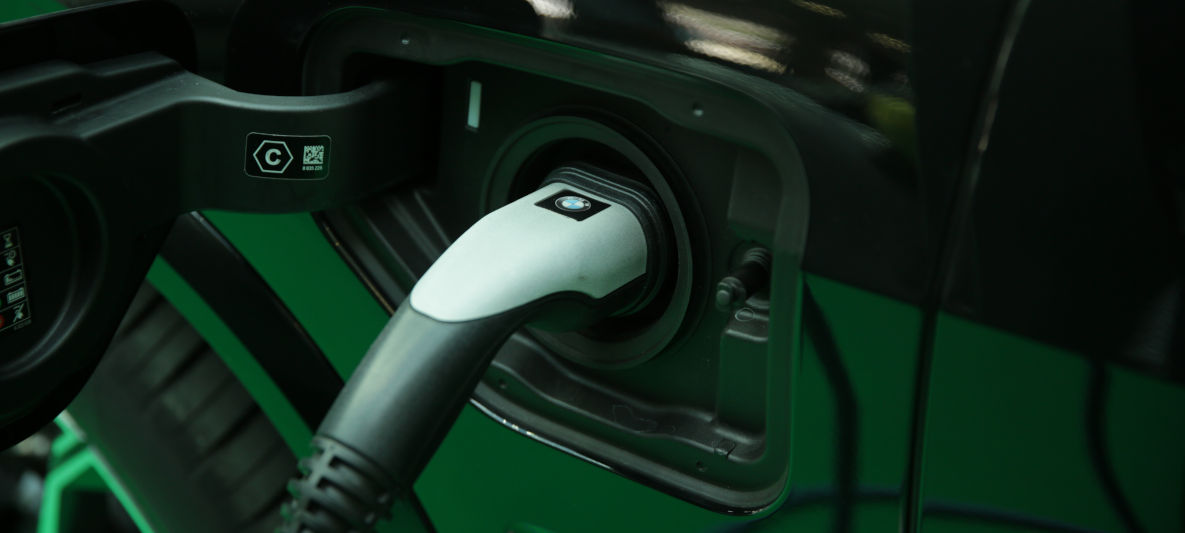INTERESOVANJE ZA HIBRIDE I ELEKTRIČNA VOZILA U SRBIJI RASTE, POTREBNA DODATNA ULAGANJA INTERESOVANJE ZA HIBRIDE I ELEKTRIČNA VOZILA U SRBIJI RASTE, POTREBNA DODATNA ULAGANJA
