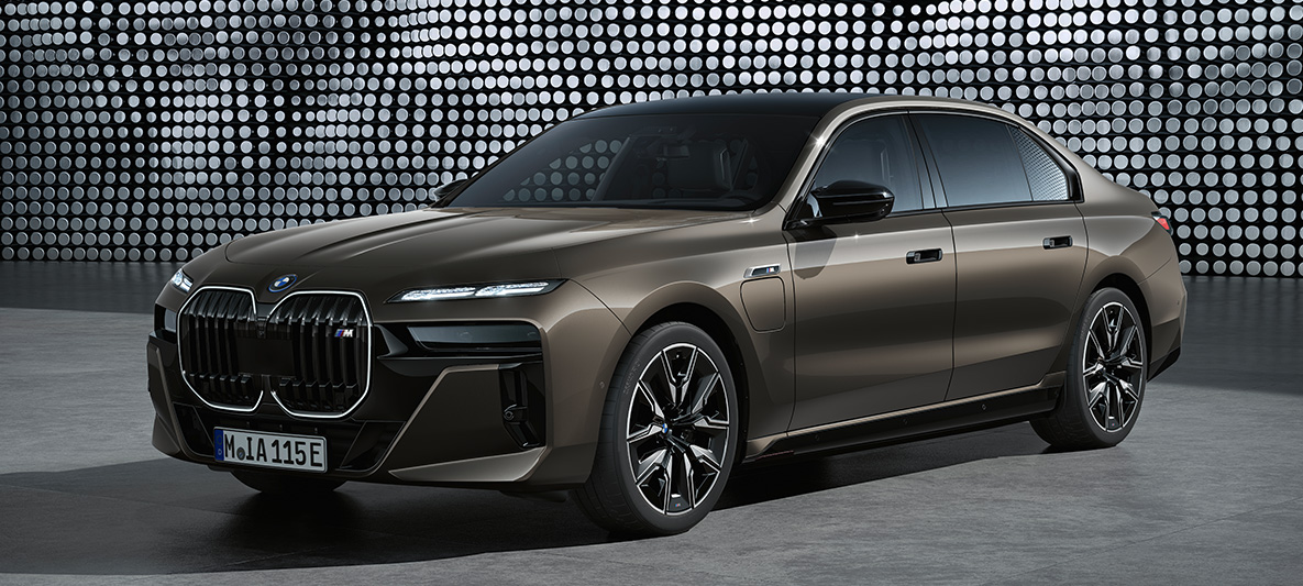 BMW M automobili serije 7 G70 Sepang bronzane boje Specijalne završne boje