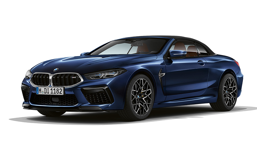 BMW M8 Kabriolet F91 LCI Facelift 2022 BMW Individual tanzanite plava metalik boja tročetvrtinski prednji prikaz