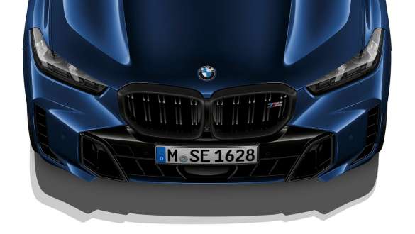 BMW X5 M60i xDrive G05 MP BMW M prednja rešetka izbliza