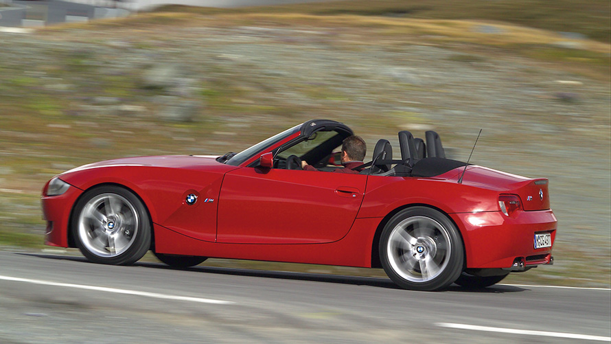 BMW Z4 Roadster (E85) 7/8 bočni prikaz vozila tokom vožnje