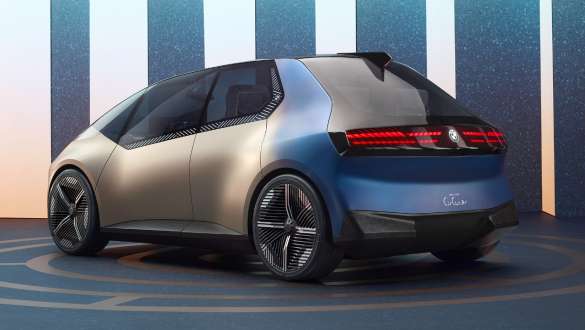 BMW i Vision Circular 2021 konceptno vozilo spolja&scaron;nji dizajn tročetvtinski zadnji prikaz