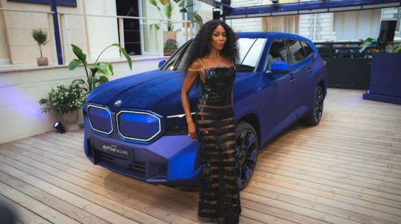 BMW XM Mystique Allure i Naomi Kembel