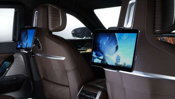 BMW Serije 7 Protection G73 Travel & Comfort sistem držač tableta zadnja sedišta