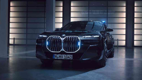 BMW X5 VR6 G05LCI blindirano vozilo, bočni prikaz vozila tokom vožnje