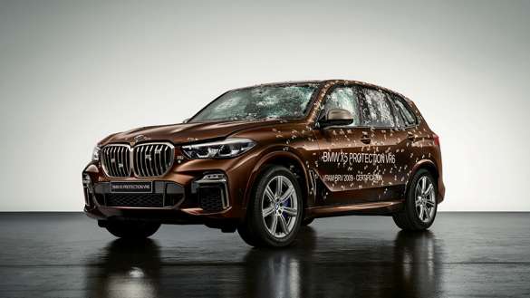 BMW blindirana vozila BMW X5 Protection VR6 pogled spreda oštećen